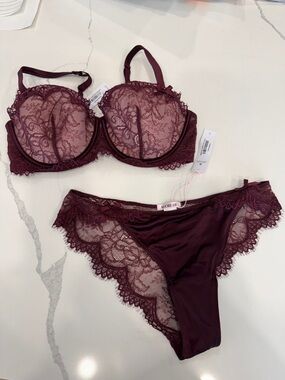 Adore Me Lace Underwire Bra & Lace-Trim Bikini Set - Burgundy